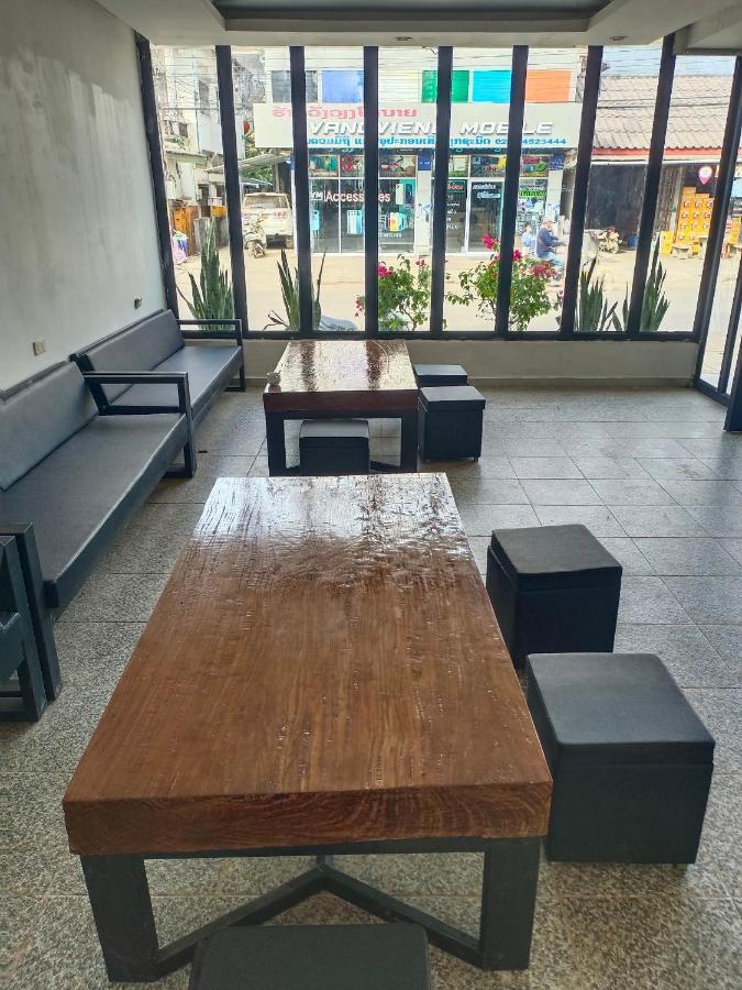 Vang Vieng Trendy Hotel ภายนอก รูปภาพ