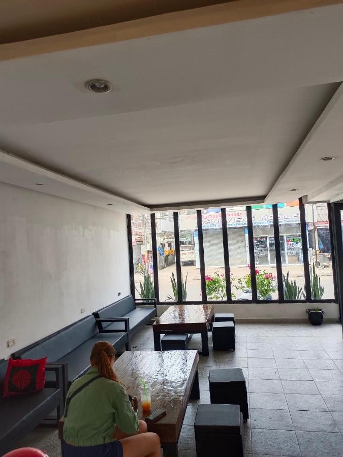 Vang Vieng Trendy Hotel ภายนอก รูปภาพ